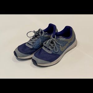 Girls Nike Downshifter sneakers-Size 4